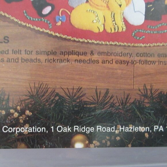 Bucilla Jungle Bells Animals 43" Round Felt Christmas Tree Skirt Kit 83020 NEW - Picture 7 of 13